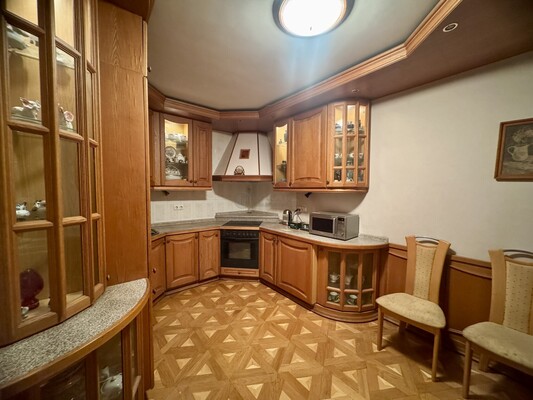 Продам трехкомнатную (3-комн.) квартиру, Чечёрский проезд, 34, Москва г