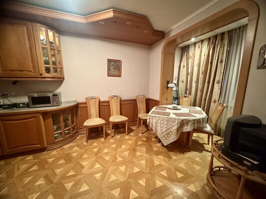 Продам трехкомнатную (3-комн.) квартиру, Чечёрский проезд, 34, Москва г