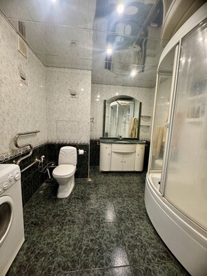 Продам трехкомнатную (3-комн.) квартиру, Чечёрский проезд, 34, Москва г