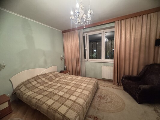 Продам трехкомнатную (3-комн.) квартиру, Чечёрский проезд, 34, Москва г