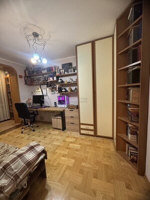 Продам трехкомнатную (3-комн.) квартиру, Чечёрский проезд, 34, Москва г
