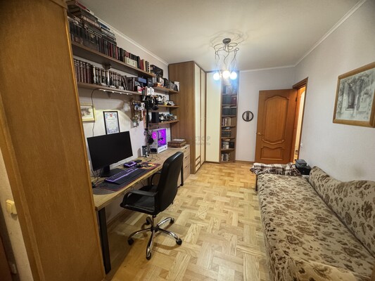 Продам трехкомнатную (3-комн.) квартиру, Чечёрский проезд, 34, Москва г