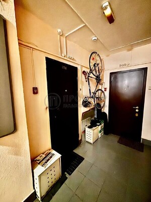 Продам двухкомнатную (2-комн.) квартиру, Рогова ул, 7к2, Москва г