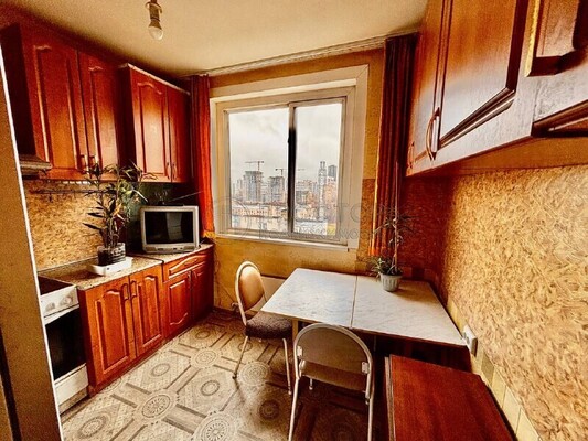 Продам двухкомнатную (2-комн.) квартиру, Рогова ул, 7к2, Москва г