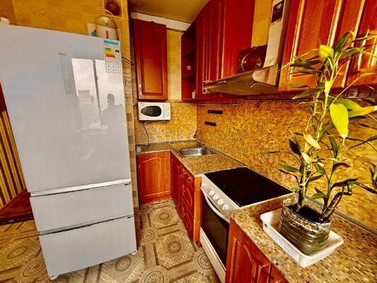 Продам двухкомнатную (2-комн.) квартиру, Рогова ул, 7к2, Москва г