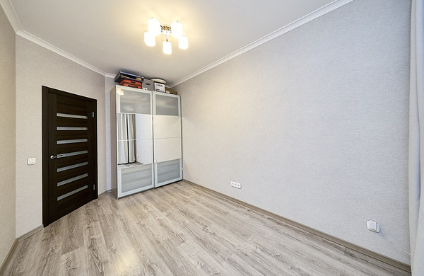 Продам двухкомнатную (2-комн.) квартиру, Воронцовский б-р, 11к1, Бугры п