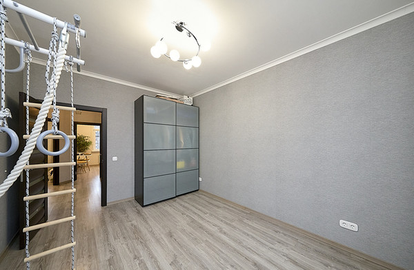 Продам двухкомнатную (2-комн.) квартиру, Воронцовский б-р, 11к1, Бугры п