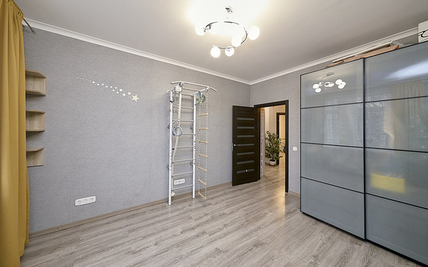 Продам двухкомнатную (2-комн.) квартиру, Воронцовский б-р, 11к1, Бугры п