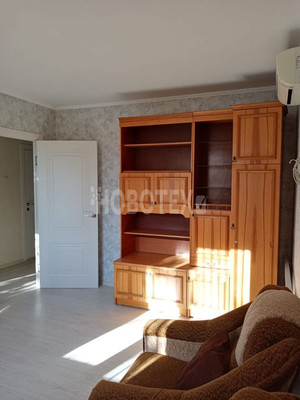 Продам трехкомнатную (3-комн.) квартиру, 76-й кв-л, 32, Курганинск г