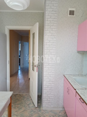 Продам трехкомнатную (3-комн.) квартиру, 76-й кв-л, 32, Курганинск г