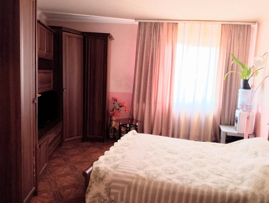 Продам трехкомнатную (3-комн.) квартиру, Лелюшенко ул, 3, Ростов-на-Дону г