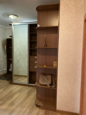 Продам трехкомнатную (3-комн.) квартиру, Ясная ул, 5, Коммунарка п