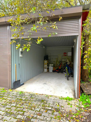 Продам многокомнатную квартиру, Верхнеозерная ул, 2Б, Калининград г