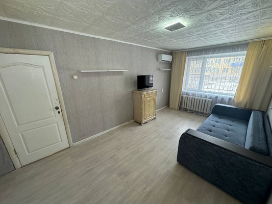 Продам двухкомнатную (2-комн.) квартиру, Интернациональный пр-кт, 45, Комсомольск-на-Амуре г