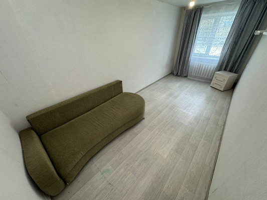 Продам двухкомнатную (2-комн.) квартиру, Интернациональный пр-кт, 45, Комсомольск-на-Амуре г