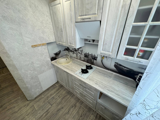 Продам двухкомнатную (2-комн.) квартиру, Интернациональный пр-кт, 45, Комсомольск-на-Амуре г