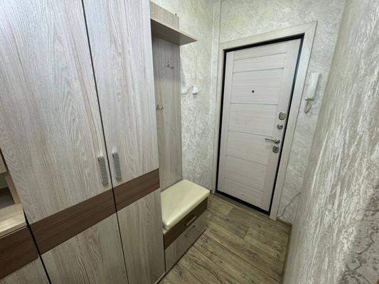 Продам двухкомнатную (2-комн.) квартиру, Интернациональный пр-кт, 45, Комсомольск-на-Амуре г