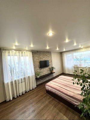 Продам трехкомнатную (3-комн.) квартиру, Рябикова б-р, 5А, Иркутск г