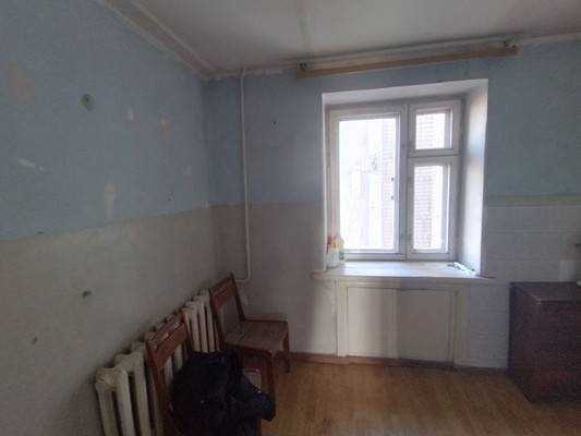 Продам трехкомнатную (3-комн.) квартиру, Большая ул, 200, Ишим г