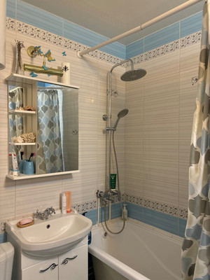 Продам двухкомнатную (2-комн.) квартиру, Юрина ул, 241А, Барнаул г