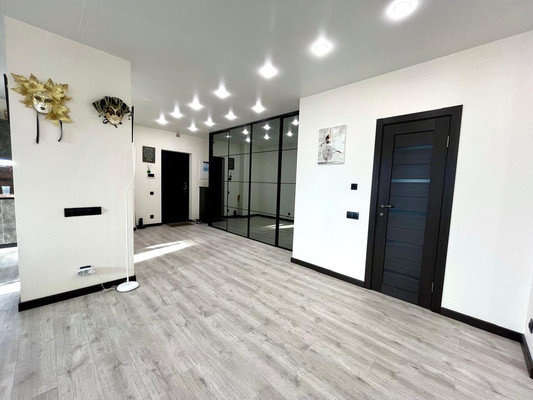 Продам трехкомнатную (3-комн.) квартиру, Куколкина ул, 11, Воронеж г