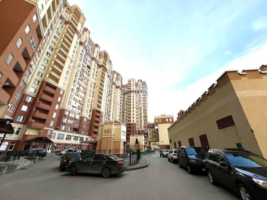 Продам трехкомнатную (3-комн.) квартиру, Куколкина ул, 11, Воронеж г