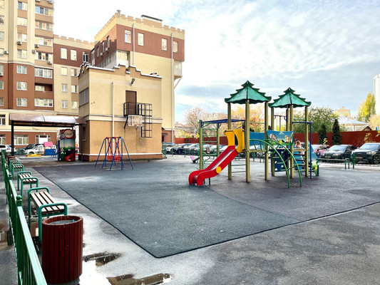 Продам трехкомнатную (3-комн.) квартиру, Куколкина ул, 11, Воронеж г