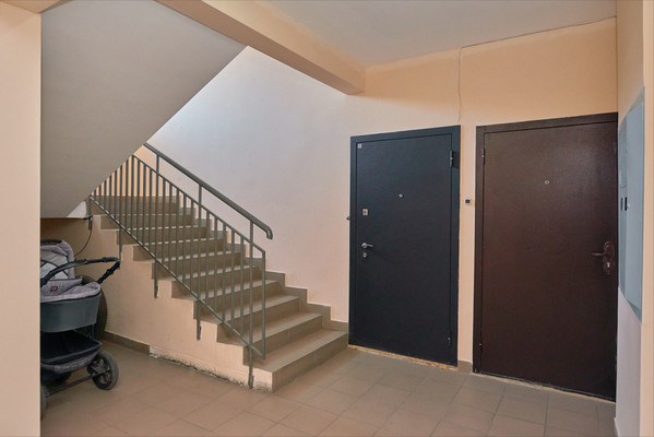 Продам двухкомнатную (2-комн.) квартиру, Современник мкр, 14, Дзержинск п