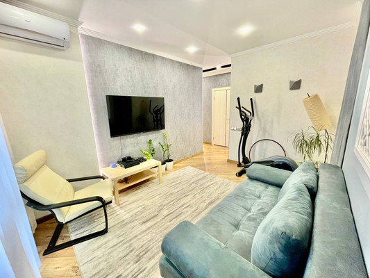 Продам двухкомнатную (2-комн.) квартиру, Сибгата Хакима ул, 52, Казань г