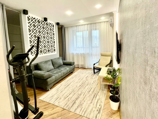 Продам двухкомнатную (2-комн.) квартиру, Сибгата Хакима ул, 52, Казань г