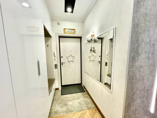 Продам двухкомнатную (2-комн.) квартиру, Сибгата Хакима ул, 52, Казань г