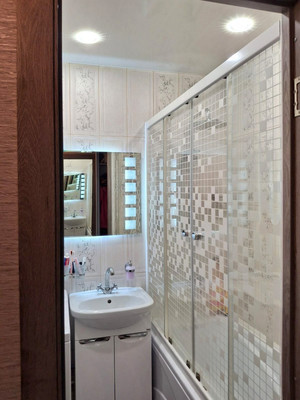 Продам двухкомнатную (2-комн.) квартиру, Молодежный проезд, 4, Мурманск г