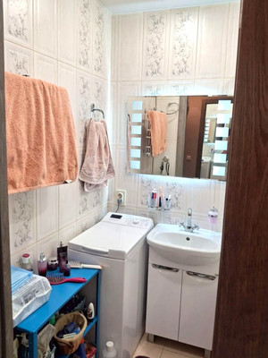 Продам двухкомнатную (2-комн.) квартиру, Молодежный проезд, 4, Мурманск г