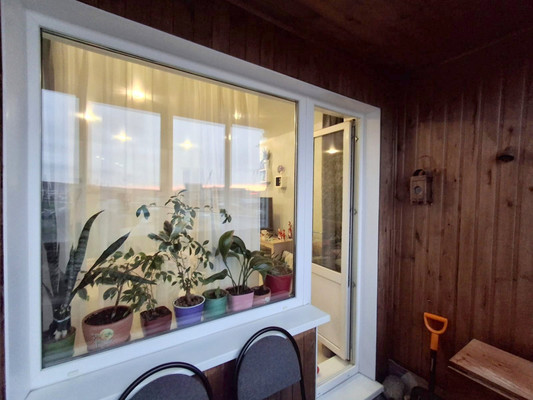 Продам двухкомнатную (2-комн.) квартиру, Молодежный проезд, 4, Мурманск г