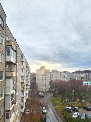 Продам двухкомнатную (2-комн.) квартиру, Молодежный проезд, 4, Мурманск г