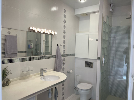 Продам двухкомнатную (2-комн.) квартиру, Молодогвардейская (Хостинский р-н) ул, 2Б/6, Сочи г