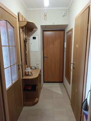 Продам двухкомнатную (2-комн.) квартиру, Первомайская ул, 10А, Симферополь г