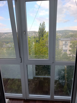 Продам двухкомнатную (2-комн.) квартиру, Первомайская ул, 10А, Симферополь г