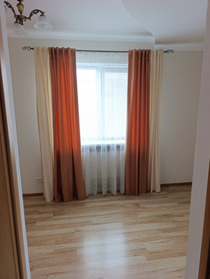 Продам двухкомнатную (2-комн.) квартиру, Первомайская ул, 10А, Симферополь г