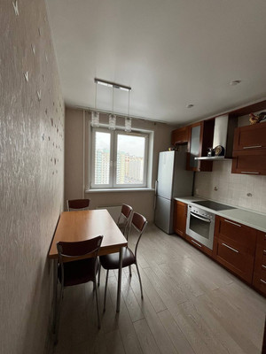 Продам двухкомнатную (2-комн.) квартиру, Комсомольский пр-кт, 15, Люберцы г