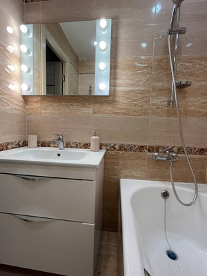 Продам двухкомнатную (2-комн.) квартиру, Комсомольский пр-кт, 15, Люберцы г