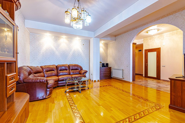 Продам двухкомнатную (2-комн.) квартиру, Туапсинская (Центральный р-н) ул, 9к2, Сочи г