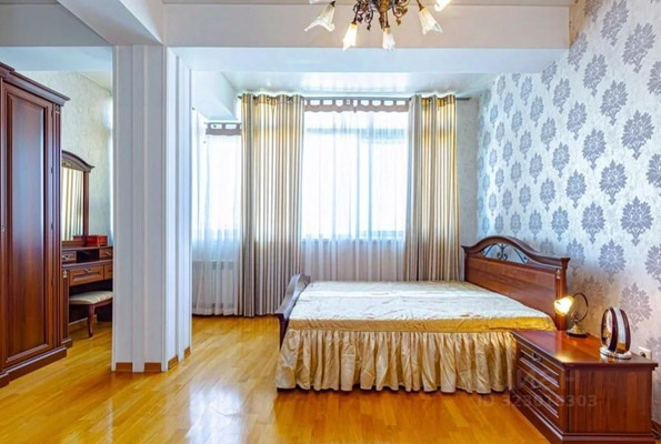 Продам двухкомнатную (2-комн.) квартиру, Туапсинская (Центральный р-н) ул, 9к2, Сочи г