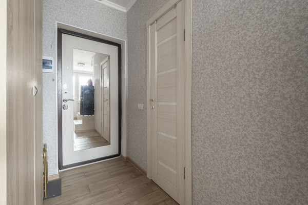 Продам однокомнатную (1-комн.) квартиру, Эйнштейна б-р, 1, Новоивановское рп