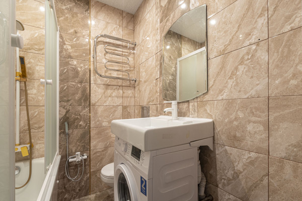 Продам однокомнатную (1-комн.) квартиру, Эйнштейна б-р, 1, Новоивановское рп