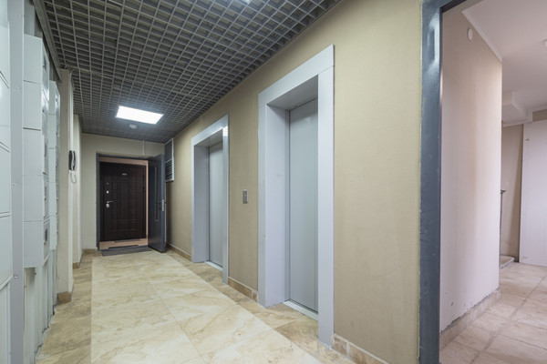 Продам однокомнатную (1-комн.) квартиру, Эйнштейна б-р, 1, Новоивановское рп