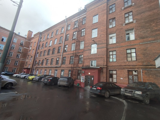 Продам комнату в 7-комн. квартире, Большая Черёмушкинская ул, 40к2, Москва г