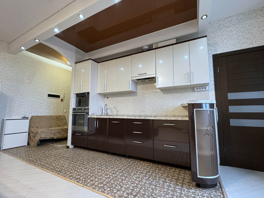 Продам трехкомнатную (3-комн.) квартиру, Дмитровская ул, 20, Базарово д