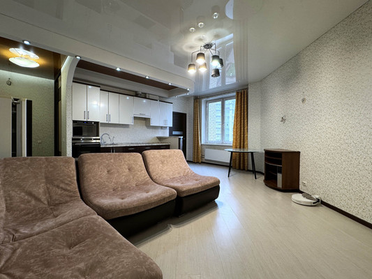 Продам трехкомнатную (3-комн.) квартиру, Дмитровская ул, 20, Базарово д