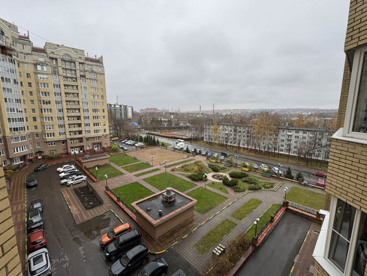 Продам трехкомнатную (3-комн.) квартиру, Дмитровская ул, 20, Базарово д